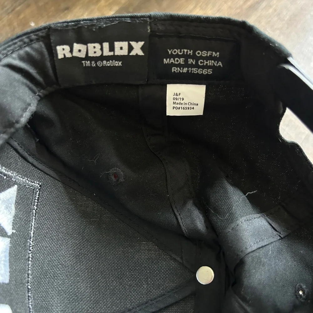 Roblox Youth Snapback Hat Black Red Character Print Embroidered Logo Cap OSFM